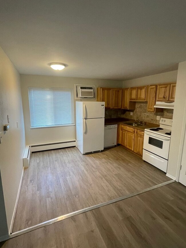 Building Photo - East Boulder - 2BR/1BA - AVAILABLE August 1st 2026 Unit 3