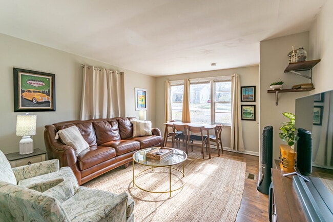 Building Photo - Furnished, All Inclusive Mid-term Lease! Rental