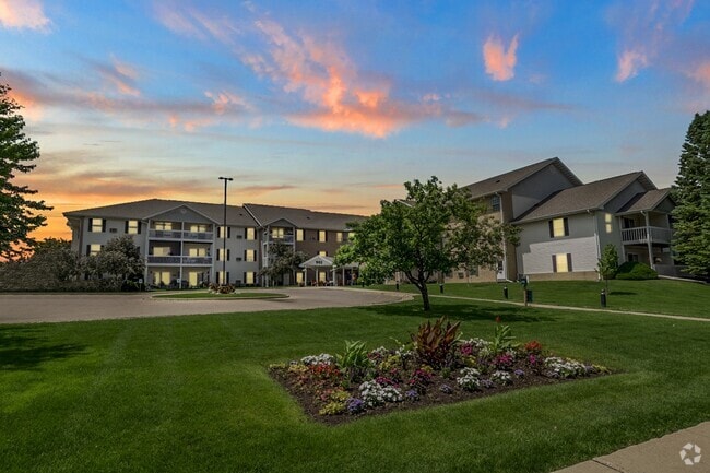 Building Photo - Rosewood Villas - Senior Rental