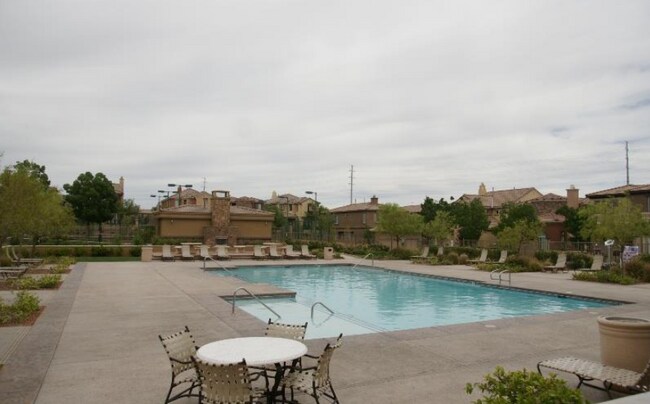 2407 Granada Bluff Ct