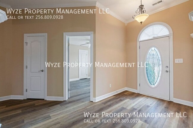 Photo - 104 Hardiman Pl Ln