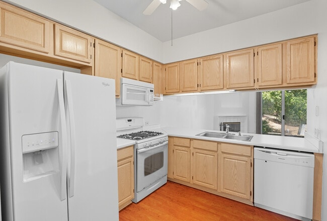 Photo - 519 Woodcrest Dr