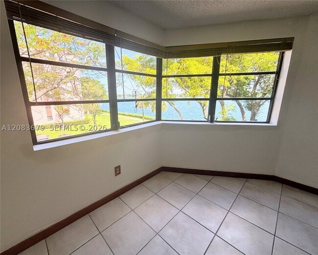 Building Photo - 20860 San Simeon Way Unit 303-6