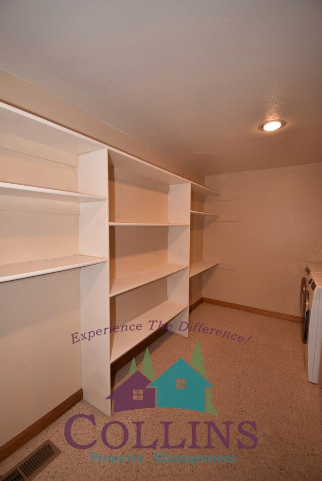 Photo - 18389 Jayhawk Dr