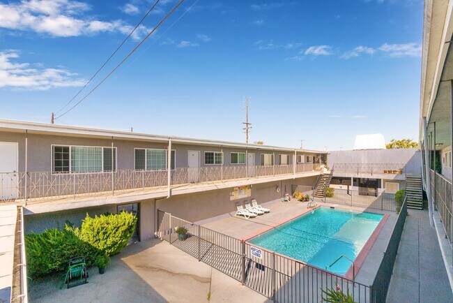 15209 Prairie Ave