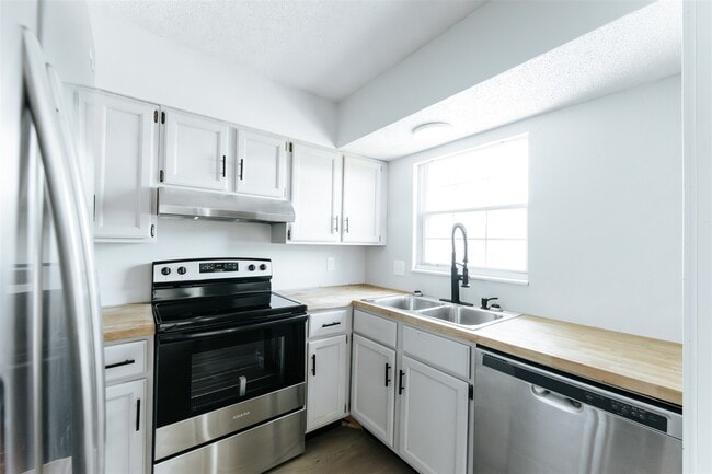 Photo - 1404 Condo Dr Unit 1404