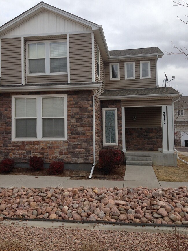 Gorgeous Pulte Townhome in Spring Creek - Gorgeous Pulte Townhome in Spring Creek