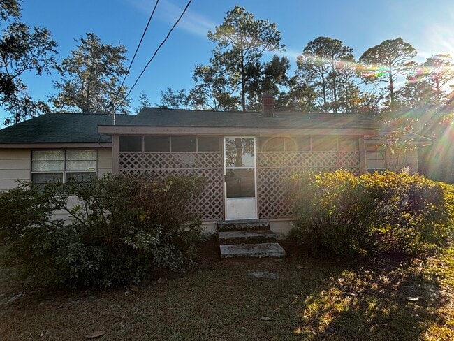 Building Photo - 500 Azalea St