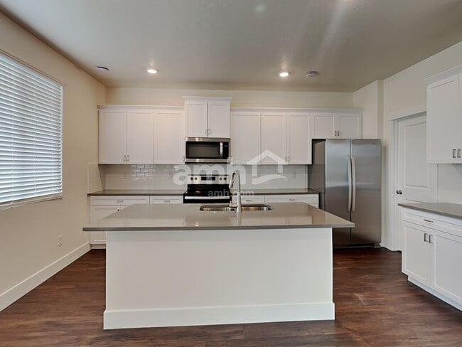 Photo - 9329 Wabash St