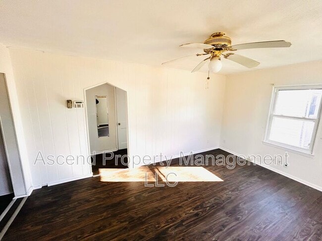 Photo - 4909 Cameron Ln