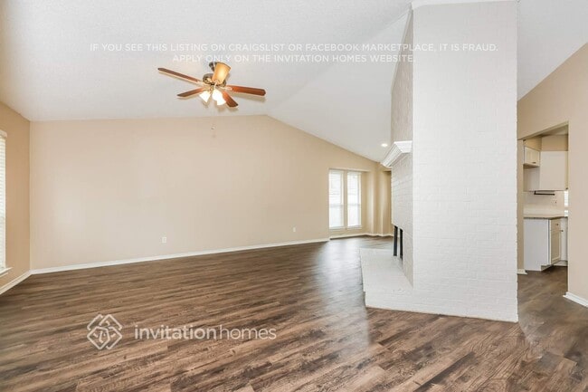 Photo - 8465 Willow Creek Dr