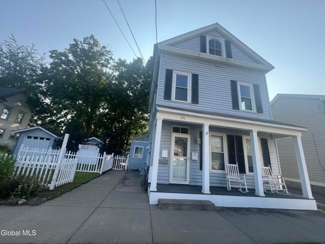 Building Photo - 191 Elm St Unit top Rental