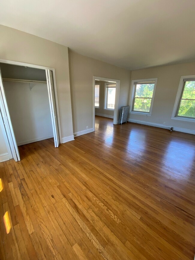 Photo - 830 Reba Pl Unit 3S