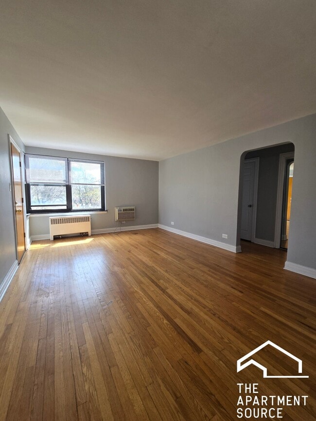 Photo - 7320.5 N Ridge Blvd Unit 7320.5 North Ridge Blvd