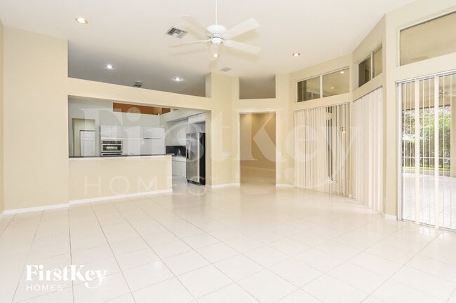 Photo - 15650 SW 12th St