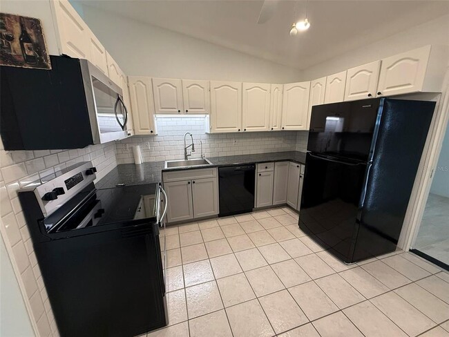 Photo - 512 Dewhurst St