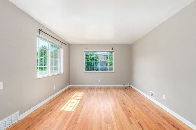 Photo - Great two bed / one bath in south Denver for rent