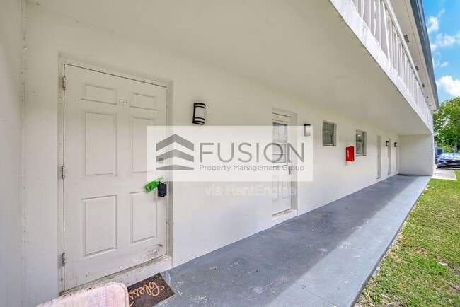 Photo - 861 SW 74th Terrace Unit Apt 102d