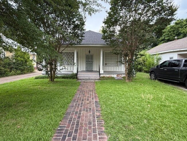 Photo - 165 W 2nd St House