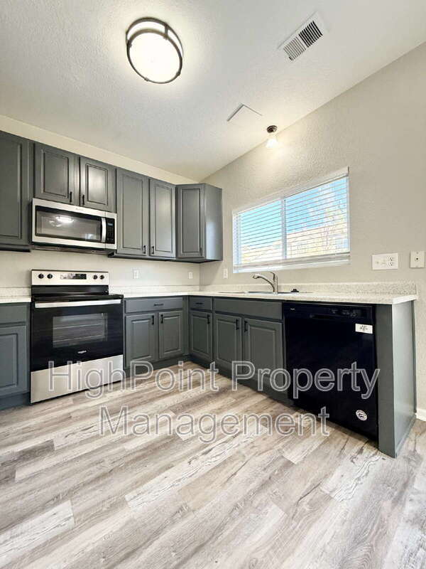 Photo - 14837 E 118th Ave