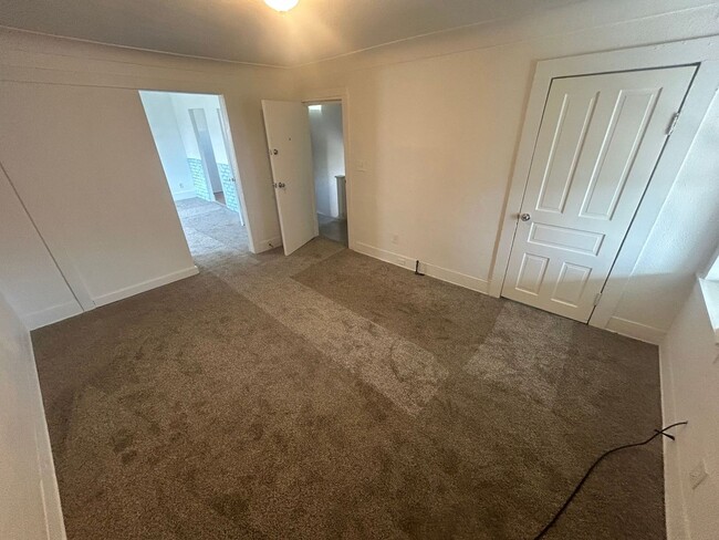 Photo - 218 Segur Ave Unit Upper