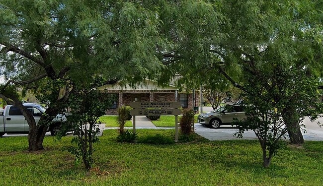 Photo - 210 N Eagle Pass St