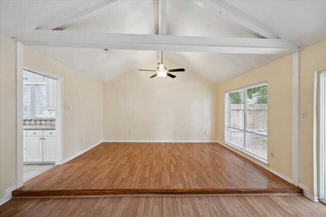 Photo - 14311 Overbrook Ln