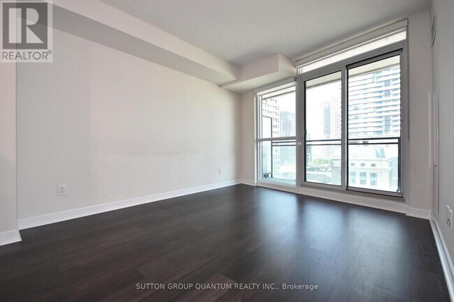 Photo - 33 Bay St. Unit 902