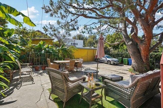 Photo - 1015 3/4-929 W Kensington Rd Unit 927