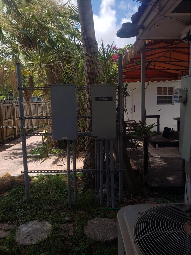 Photo - 1997 SW 17th Ct Unidad 1