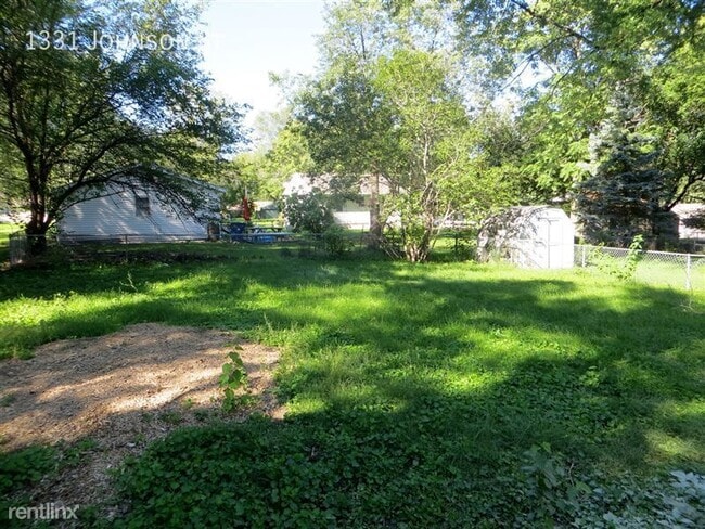 Photo - 1331 Johnson St