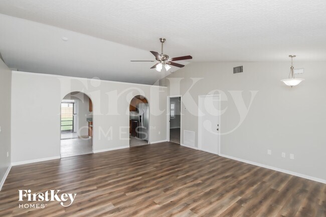 Photo - 1309 Buffing Cir SE