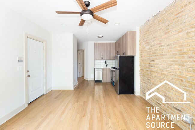 Photo - 4602 N Winchester Ave Unidad 1E