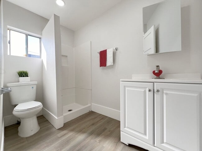 2384 Linden Ave Unit 2388