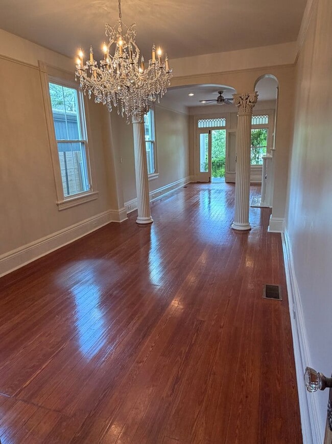 Photo - Gorgeous Two Story 3BD/2.5BA w/ Private Fenced in Backyard Unit 5330 Dryades St