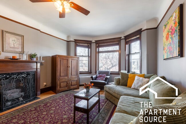 Photo - 825 W Diversey Pky Apartments Unit 3W