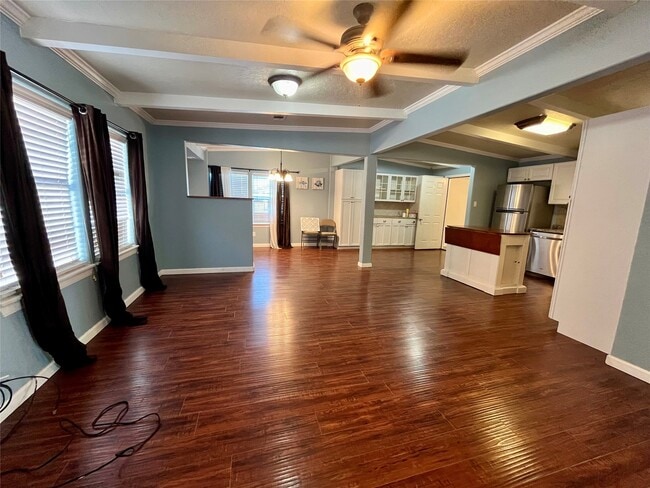 Photo - 318 Marine Way