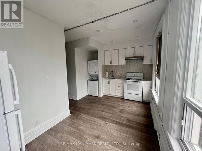 Photo - 454 Bloor St W Unit 1