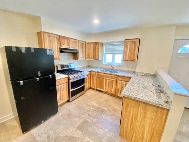 Building Photo - 31 Volz St Unit 31B