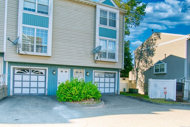 Building Photo - 1014 Campbell Ave Unit 20 Rental