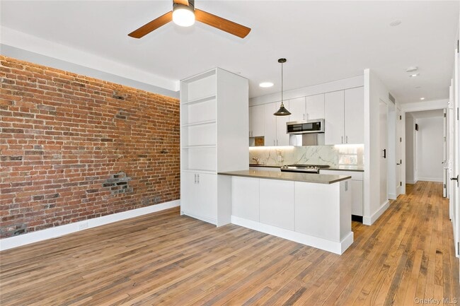 Building Photo - 115 N Division St Unit 2A Rental