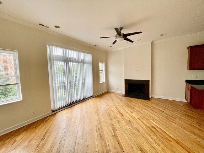 Photo - 2215 W Monroe St Unit 4