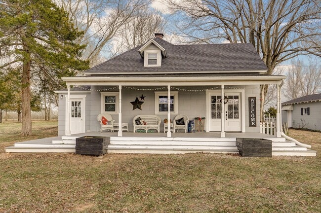 Photo - Charming Country Home — 4 Bed | 1 Bath | 1,500 Sq Ft