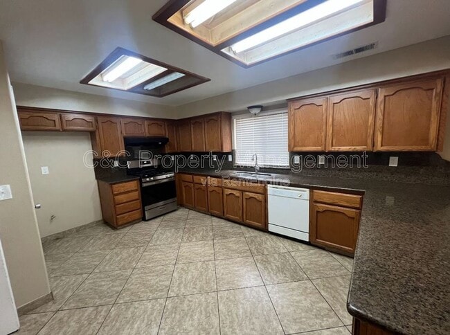 Photo - 3371 N Forestiere Ave