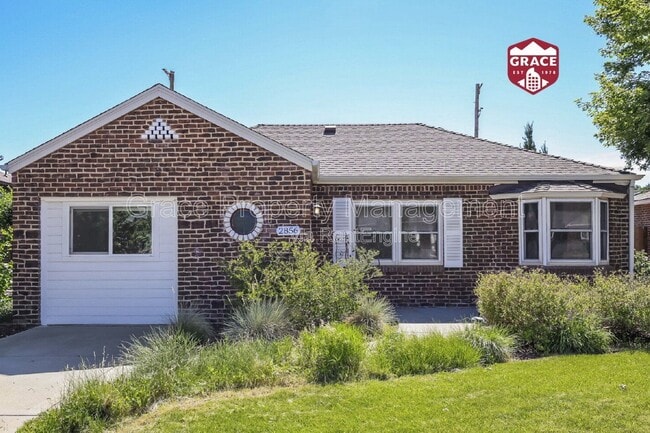 Building Photo - 2856 Elm St