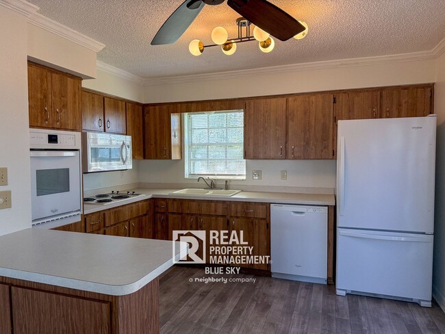 Photo - 6704 Hickorywood Ln