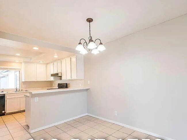 Photo - Spacious 3-Bed, 2-Bath upstairs Unit In a ... Unit 2