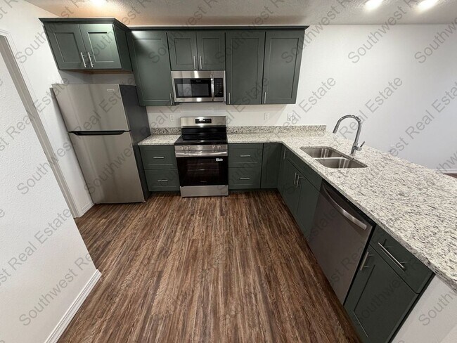 Photo - 2621 Aldrich Rd Unit B