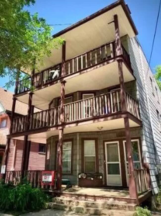 Williamson Tri-plex - Williamson Tri-plex Apartment Unit 1