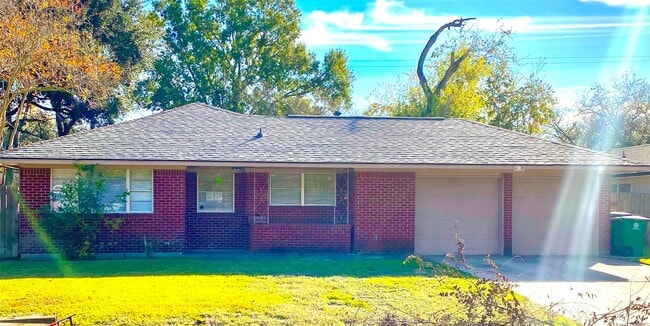 Building Photo - 4329 Kinglet St